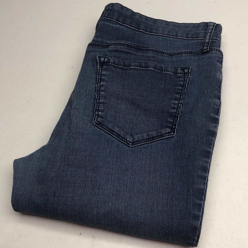 R JEANS ZIPPED POCKET ANKLE SKINNY JEANS 31x26 ⭐️